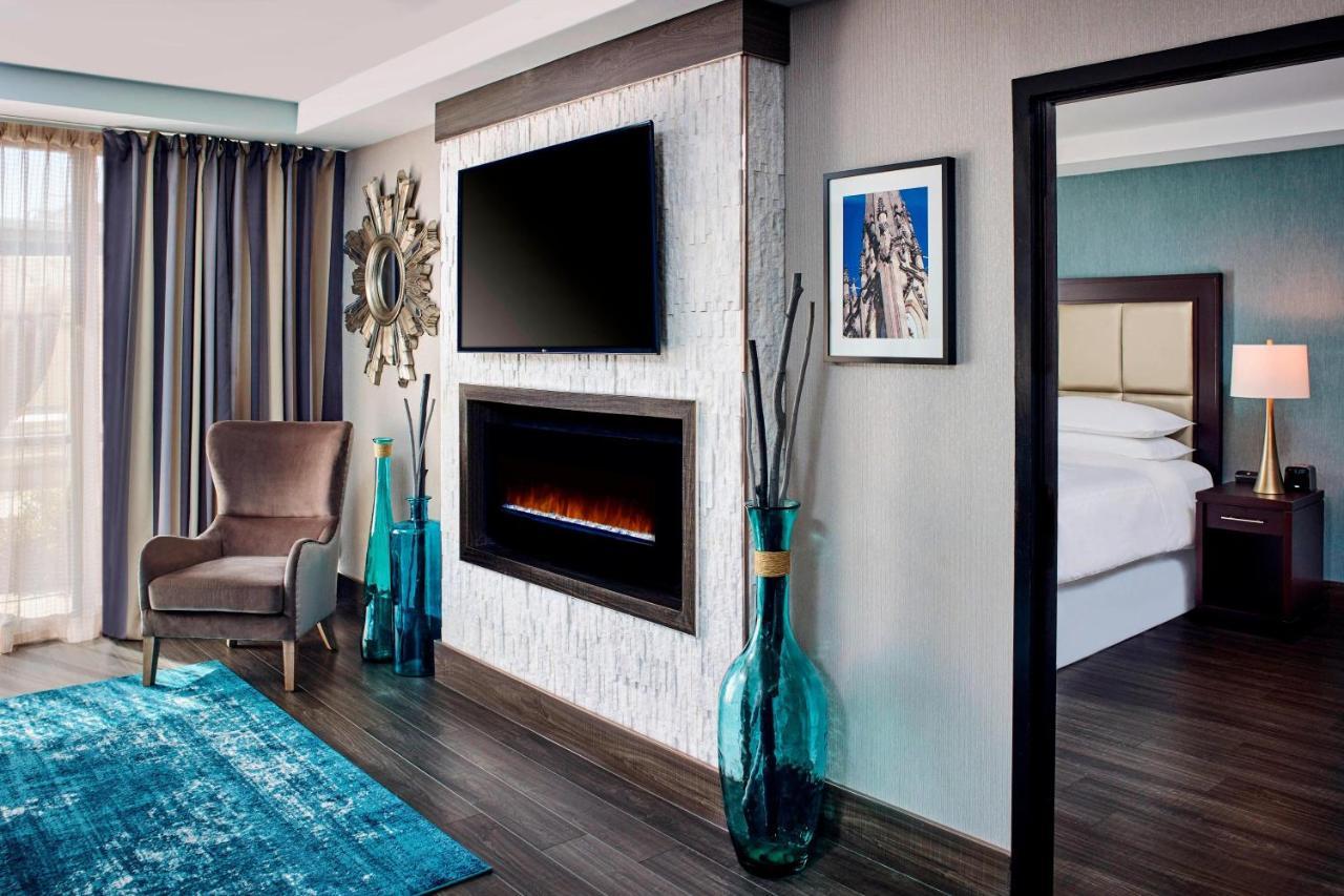 Sheraton Hamilton Hotel Экстерьер фото