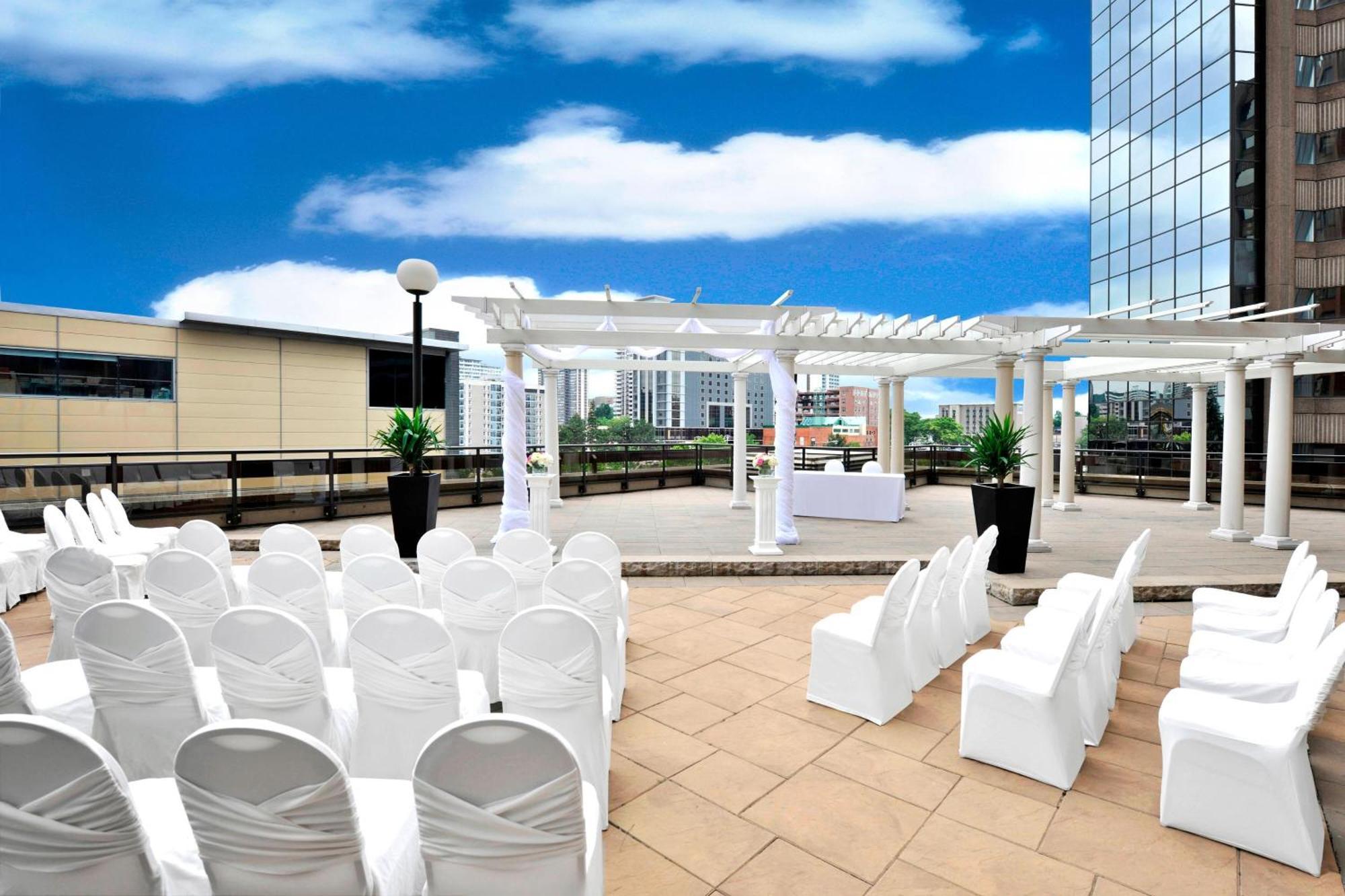Sheraton Hamilton Hotel Экстерьер фото