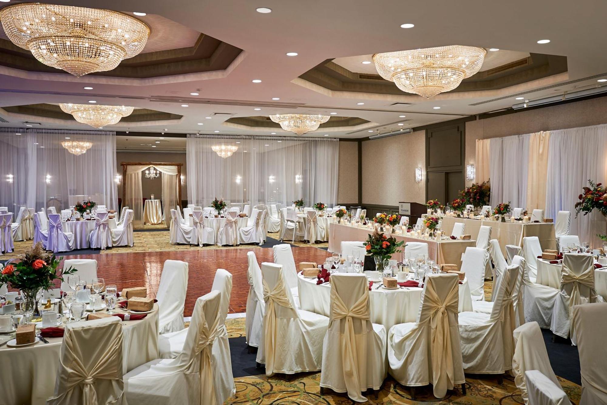 Sheraton Hamilton Hotel Экстерьер фото