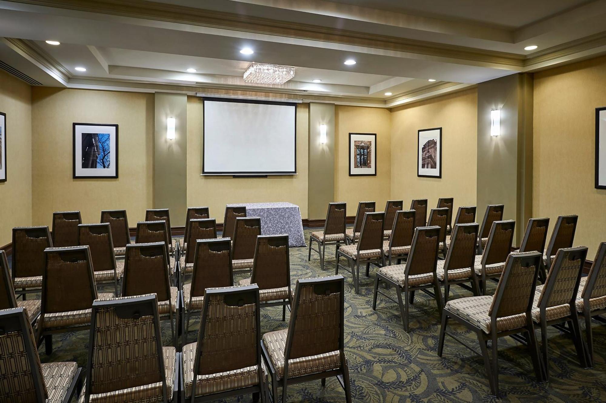 Sheraton Hamilton Hotel Экстерьер фото