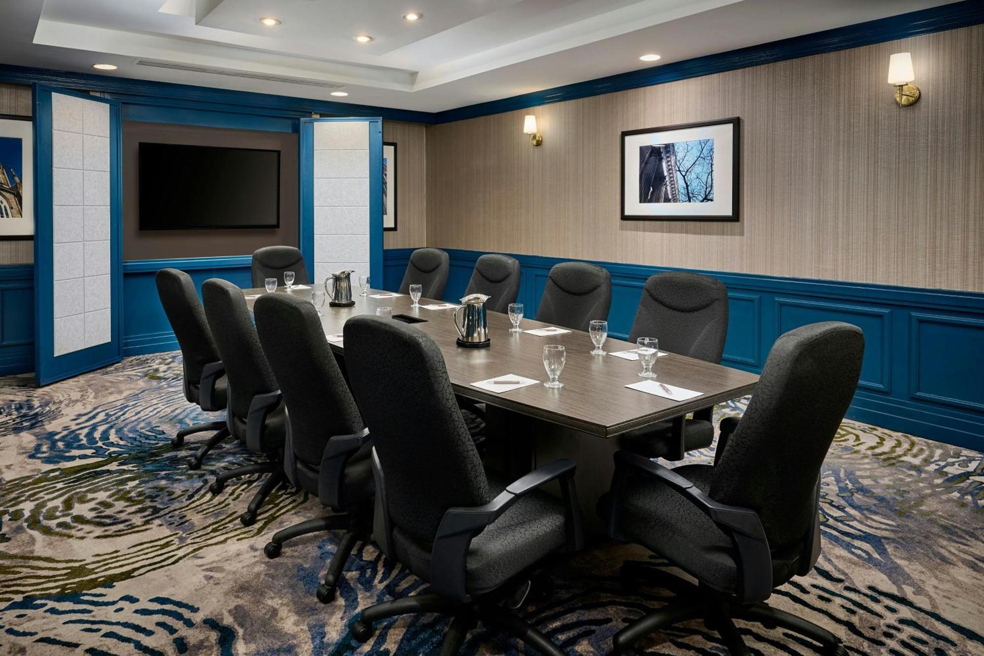Sheraton Hamilton Hotel Экстерьер фото