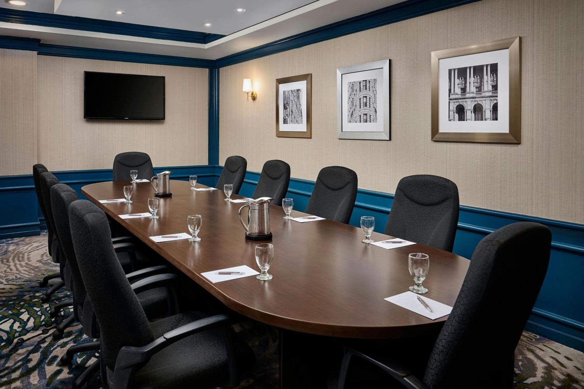 Sheraton Hamilton Hotel Экстерьер фото