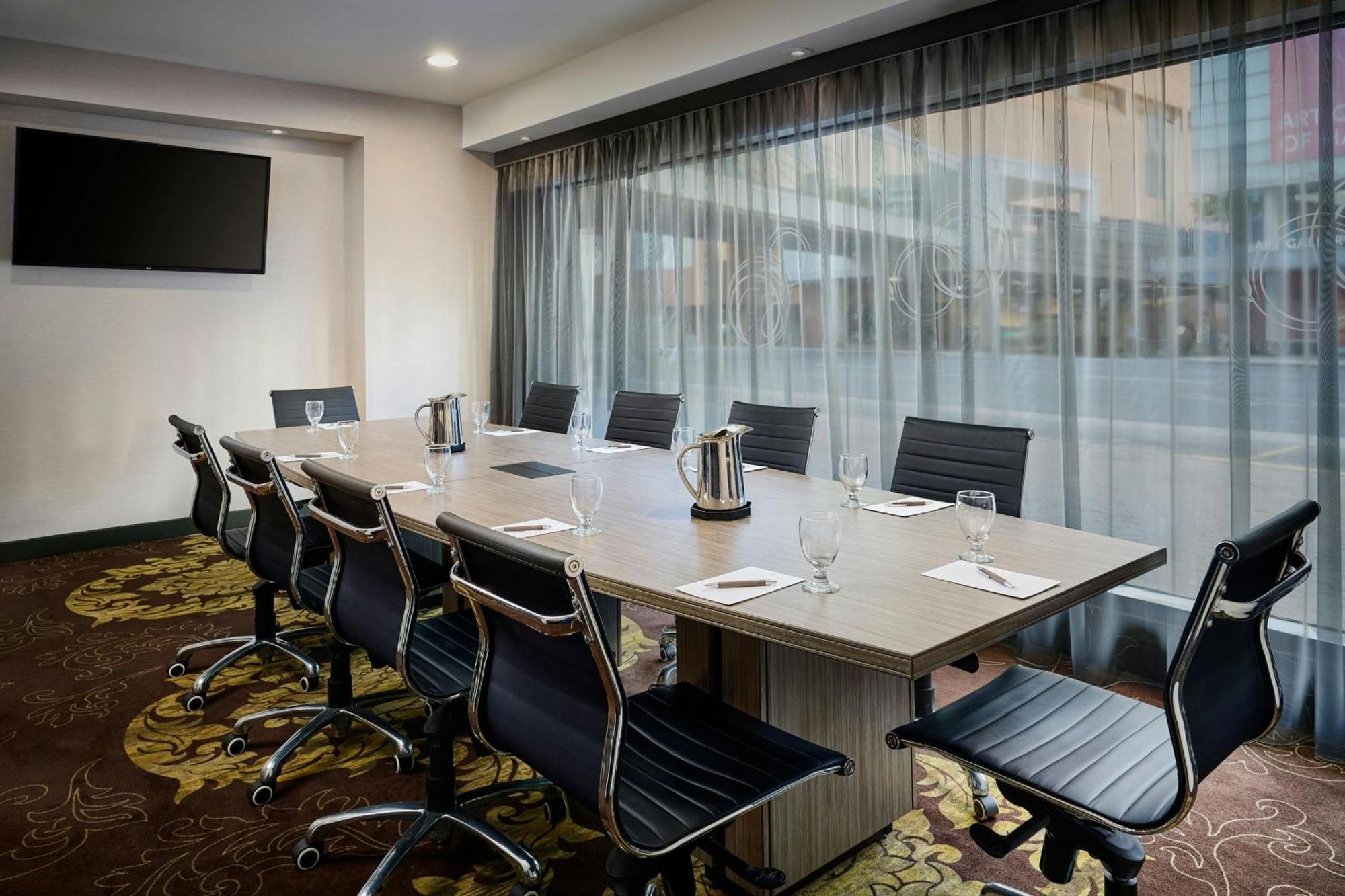Sheraton Hamilton Hotel Экстерьер фото