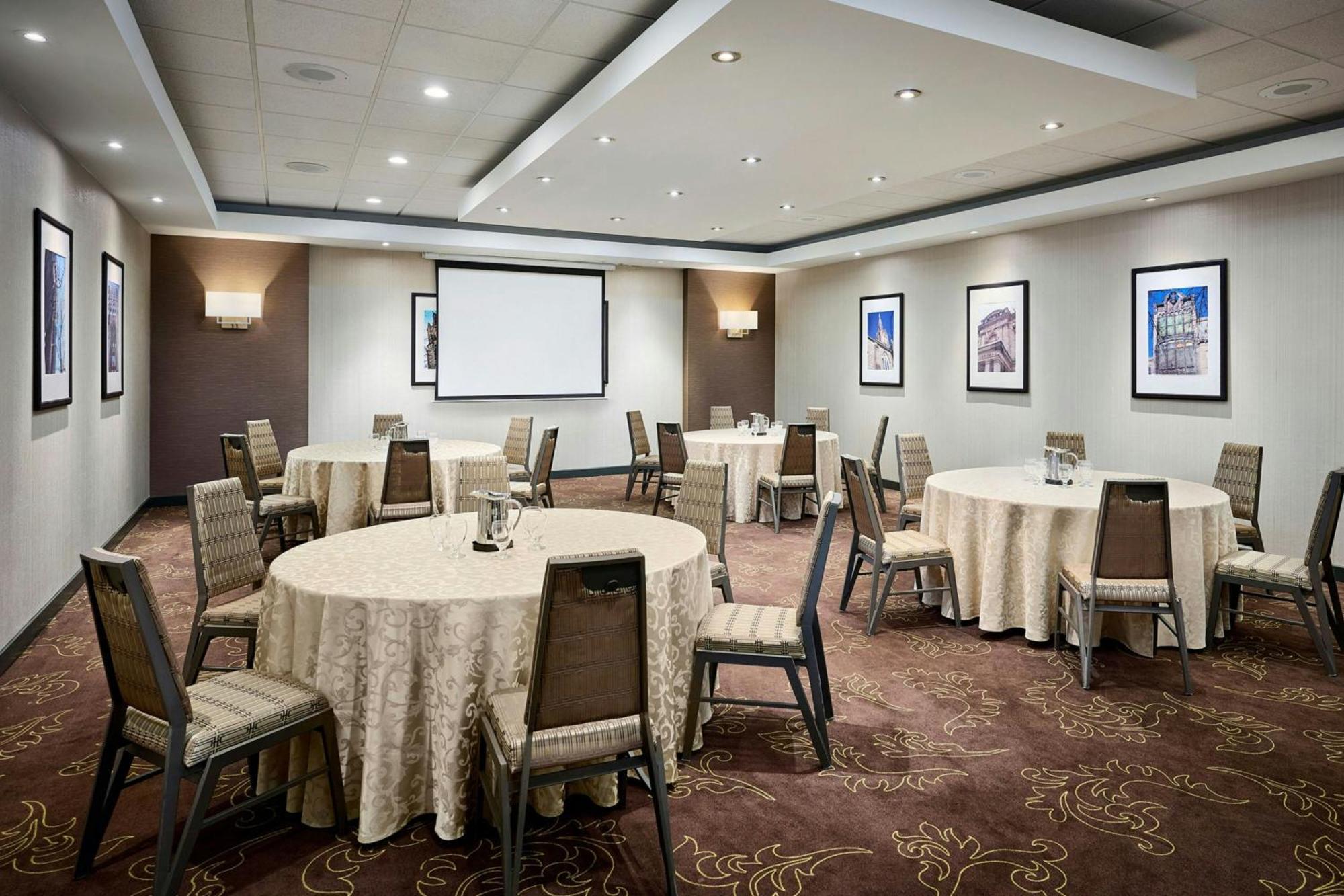 Sheraton Hamilton Hotel Экстерьер фото