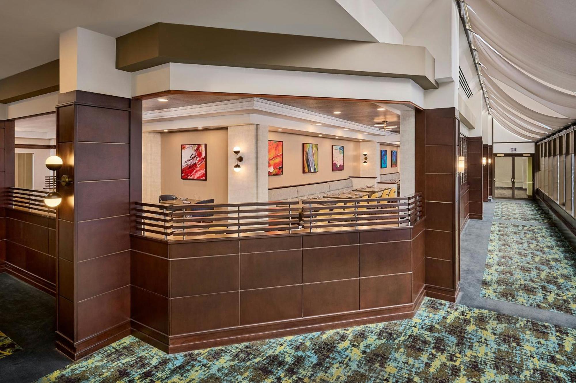 Sheraton Hamilton Hotel Экстерьер фото