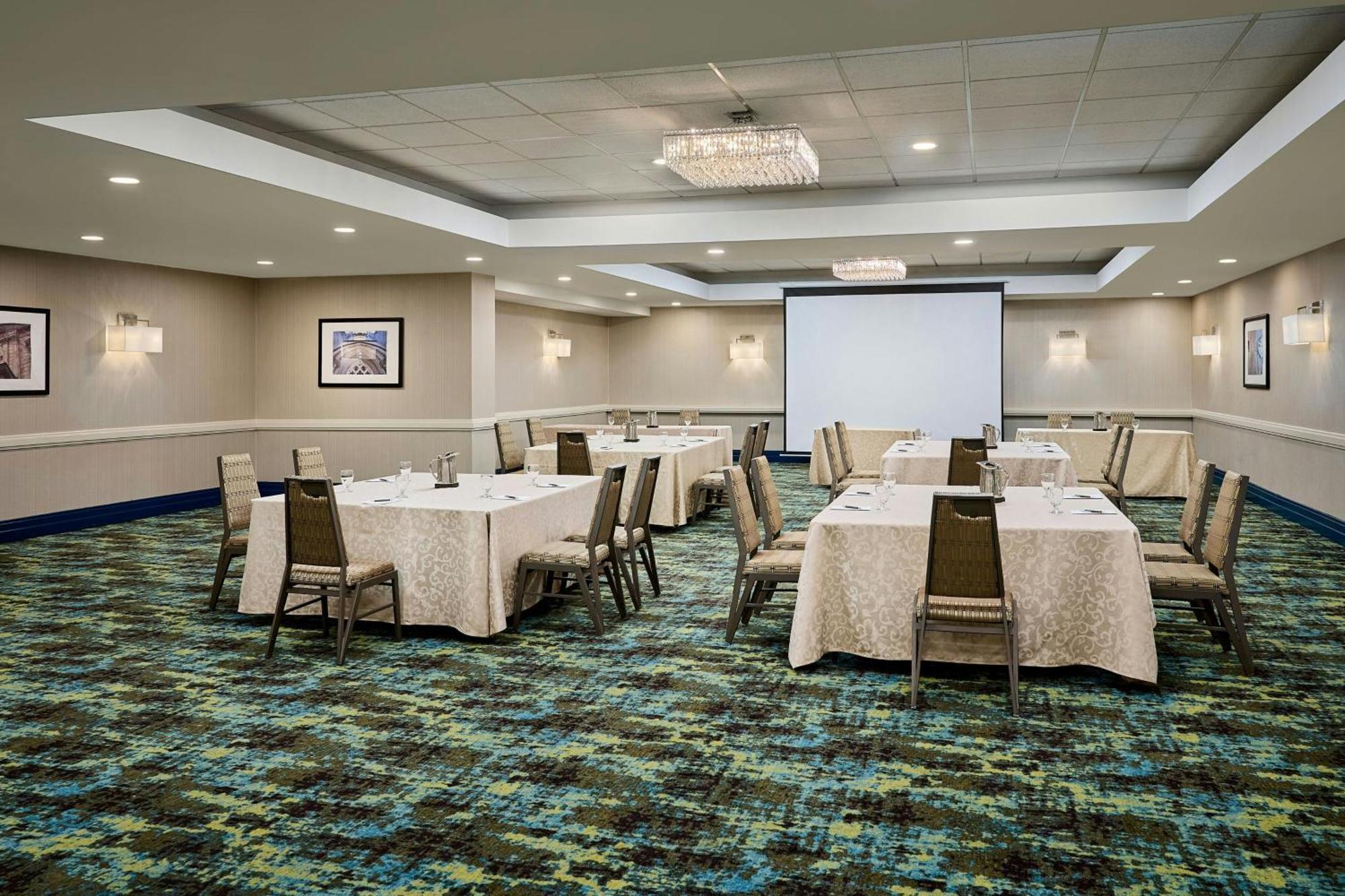 Sheraton Hamilton Hotel Экстерьер фото
