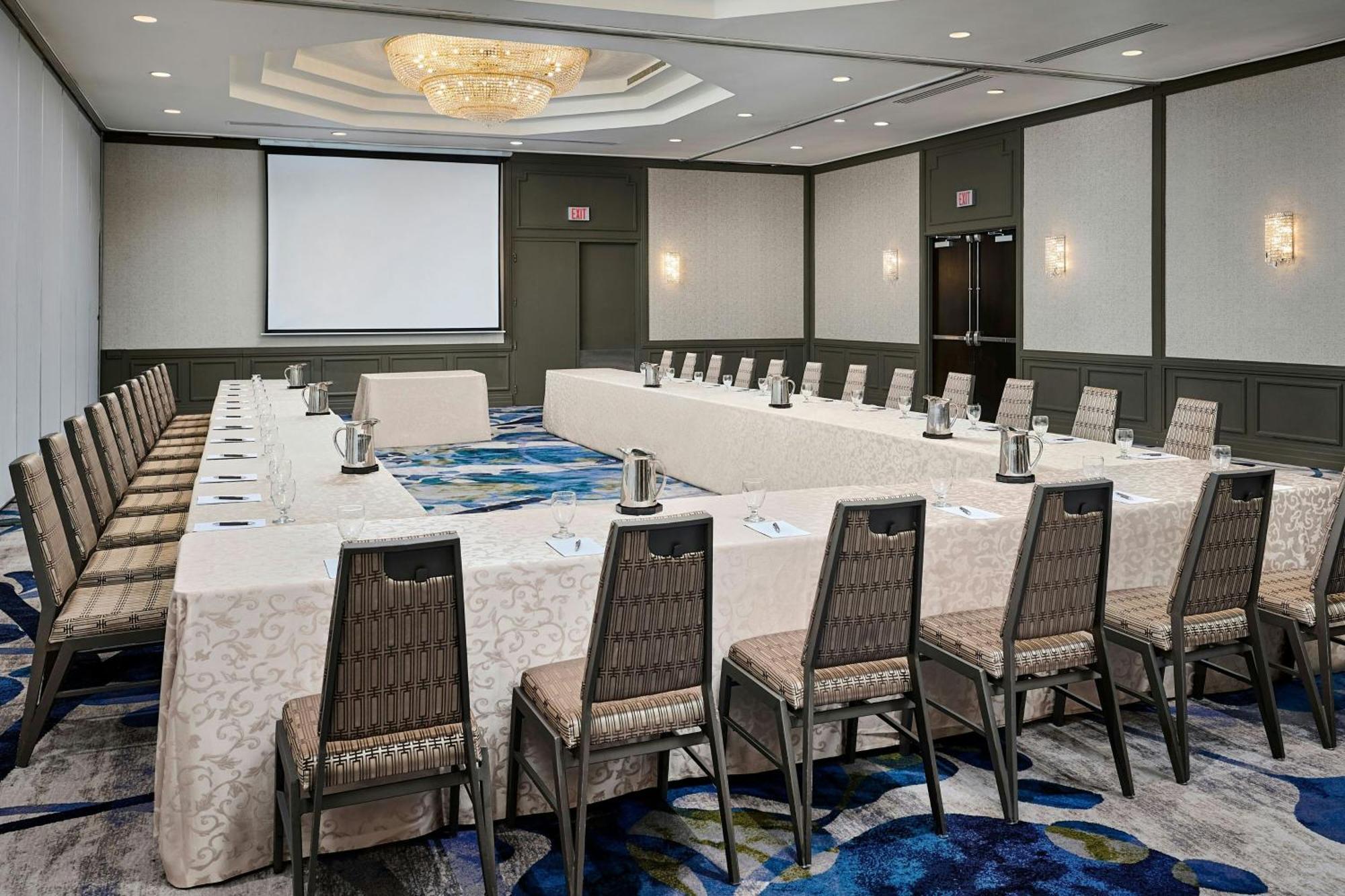 Sheraton Hamilton Hotel Экстерьер фото