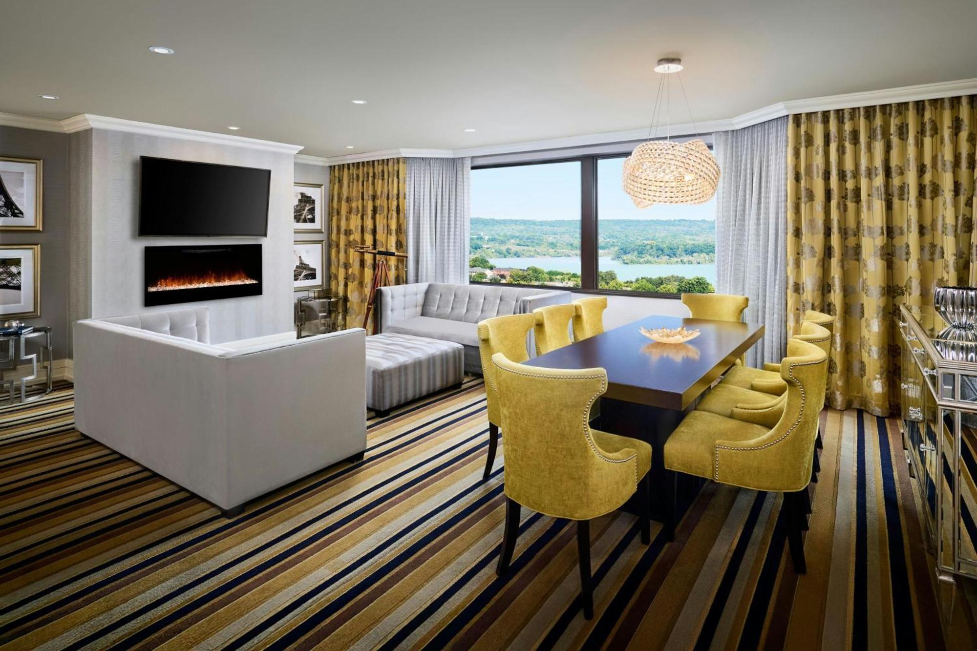 Sheraton Hamilton Hotel Экстерьер фото